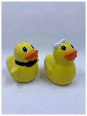 Yellow Ducks Bride & Groom NEVER USED 3” Salt and Pepper Shakers